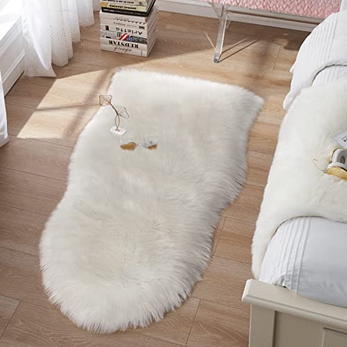 Small Faux Fur Rug 2x4 ft Ultra Soft Sheepskin Rugs Chair Sofa Cover Seat Pad, White Fluffy Shag Rug for Bedroom Nursery Kids Room, Luxury Shaggy Rug Fuzzy Plush Floor Carpets - color: White, size: 4' x 2' (Sheepskin)