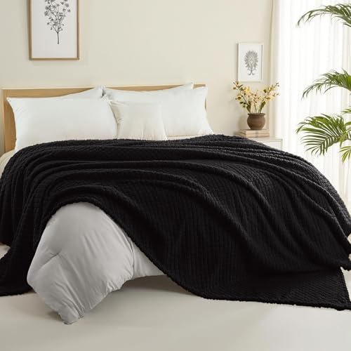 Exclusivo Mezcla Queen Size Fleece Blanket for Bed, Extra Soft Warm Decorative Fuzzy Blanket for Women, Lightweight Cozy Bedding Blankets, 90x90 Inches, Black - color: Black, size: Queen ( 90x90 IN )