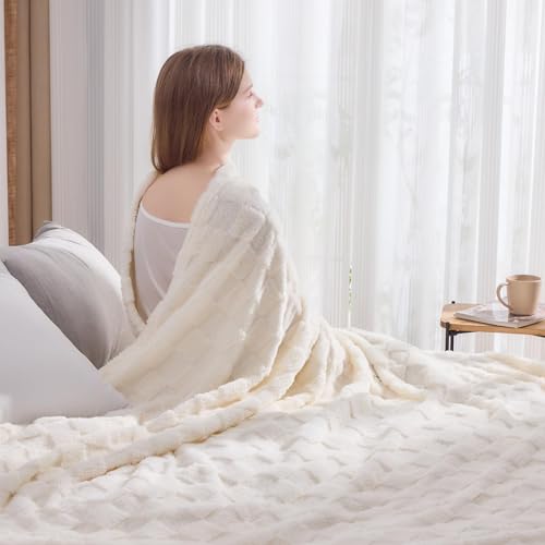 NEWCOSPLAY Super Soft Queen Blanket Ivory Premium Silky Flannel Fleece 3D Checkered Lightweight Bed Blanket All Season Use (Ivory Checkered, Queen(90"x90")) - color: Ivory Checkered, size: Queen(90"x90")