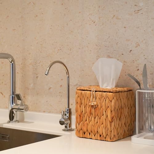 PINXIURY Tissue Box Cover Square Handwoven Rattan Tissue Box Holder, Natural Handmade, Boho Decorative Handcrafted Square Facial Tissue Holder with Lid, Rustic Decorative on Table and Bathroom, Office - color: Water Hyacinth (With Lid), size: Single