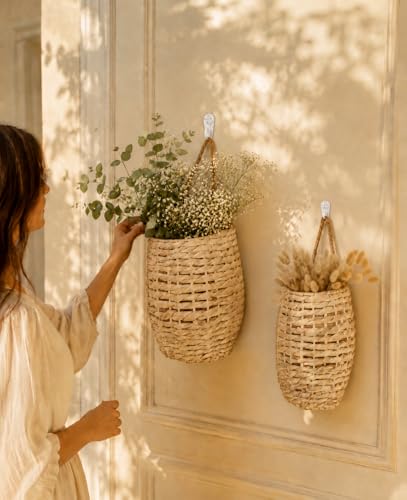 AceList Water Hyacinth Wall Hanging Basket Set of 2 - Hand-Woven Boho Front Door Basket for Flowers, Mail & Plants, Coastal Farmhouse Wall Storage Decor for Entryway, Living Room & Bedroom