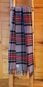 CHEF L HOME & KITCHEN Lightwight Throw Gray/RED Plaid with Tassels/Fringe- 60" x 50" - color: Gray