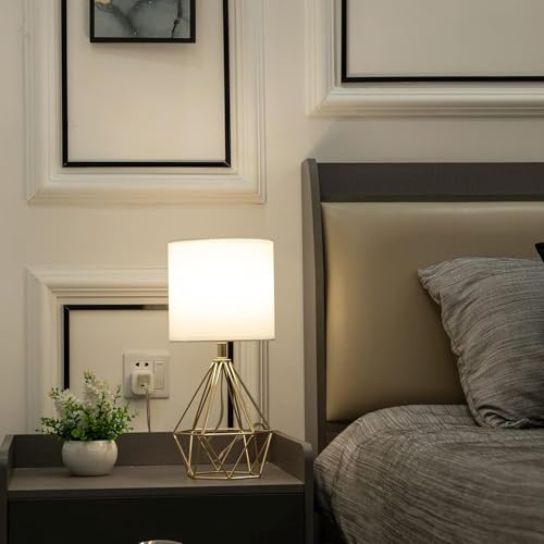 Gold Modern Hollow Out Base Bedroom Small Table Lamp,Bedside Nightstand Lamp with Geometric Metal Base White Fabric Shade,Cute Desk Lamp for Kids Living Room - color: Gold