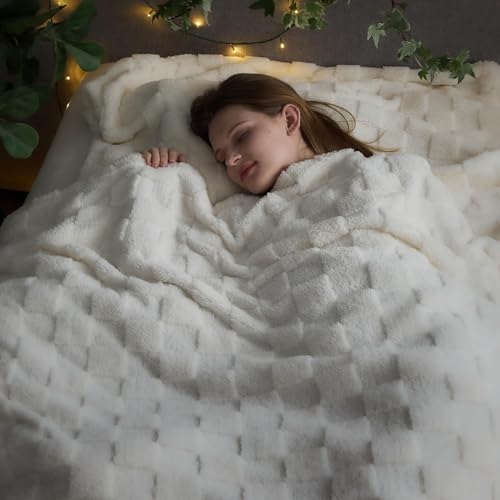 NEWCOSPLAY Super Soft Queen Blanket Ivory Premium Silky Flannel Fleece 3D Checkered Lightweight Bed Blanket All Season Use (Ivory Checkered, Queen(90"x90")) - color: Ivory Checkered, size: Queen(90"x90")