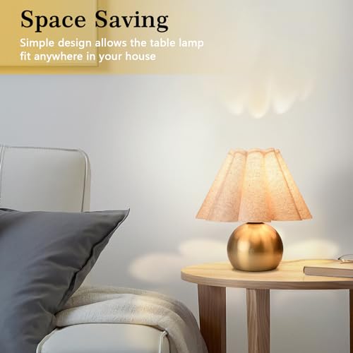 Gold Small Bedside Table Lamp for Bedroom, Brass Gold Bedroom Lamps for Nightstand, Cute Mini Table Lamps for Small Spaces with Scalloped Shade for Kitchen Counter, Bookshelf, Living Room, Kids Dorm - color: Gold, size: On/Off Switch