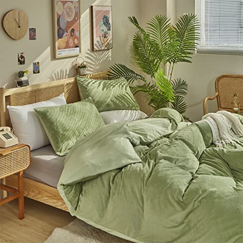 Wellboo Sage Green Velvet Comforter Sets King Light Green Fluffy Bedding Solid Color Green Flannel Quilt Women Men Grass Green Comforters Micromink Sherpa Fuzzy Warm Bed Luxury Sage Dorm Plush Bedding - color: 1-green, size: King-104"*90"