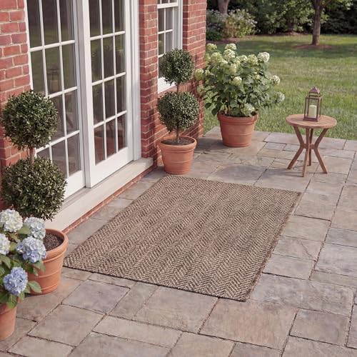 SAFAVIEH Outdoor Accent Rug 2'3"x5' - Courtyard Collection - Coastal Design, Brown & Beige, Durable & Easy Cleaning, Ideal for Patio, Entryway, Mudroom, Backyard (CY8022-36321) - color: Brown/Beige, size: 2'3" x 5' (Rectangular)