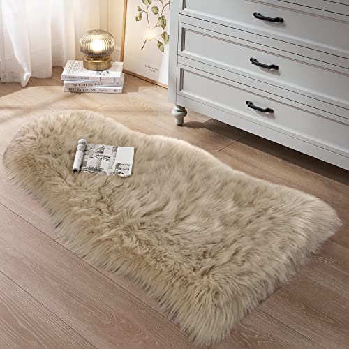 Small Faux Fur Sheepskin Rug 2x4 ft Ultra Soft Chair Sofa Cover Seat Pad, Beige Fluffy Shag Rugs for Bedroom Nursery Kids Room, Luxury Shaggy Rug Fuzzy Plush Floor Carpets - color: Beige, size: 4' x 2' (Sheepskin)