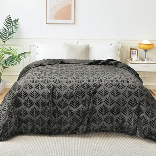 Exclusivo Mezcla Fleece Throw Blanket for Couch, Super Soft and Cozy Blankets All Season Use, Leaves Pattern, Plush Fuzzy Lightweight, Dark Grey, 50x60 Inch - color: Dark Green, size: Throw(50"x60")