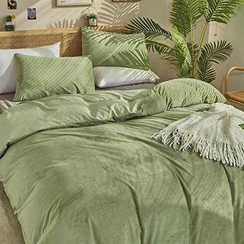 Wellboo Sage Green Velvet Comforter Sets King Light Green Fluffy Bedding Solid Color Green Flannel Quilt Women Men Grass Green Comforters Micromink Sherpa Fuzzy Warm Bed Luxury Sage Dorm Plush Bedding - color: 1-green, size: King-104"*90"