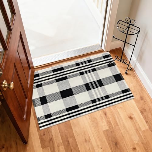 Buffalo Plaid Checkered Rug 2'x3' Front Door Mat Outdoor,Black and White Rugs Cotton Washable Front Porch Rug Layered Doormats for Patio Farmhouse Entryway Kitchen Foyer - color: Black and White Checkered Rug, size: 2‘×3’