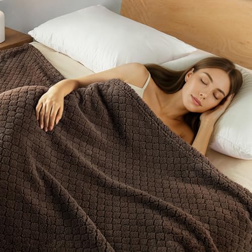 Exclusivo Mezcla King Size Fleece Blanket for Bed, Extra Soft Warm Decorative Fuzzy Blanket for Women, Lightweight Cozy Bedding Blankets, 90x104 Inches, Coffee - color: Coffee, size: King ( 90x104 IN )