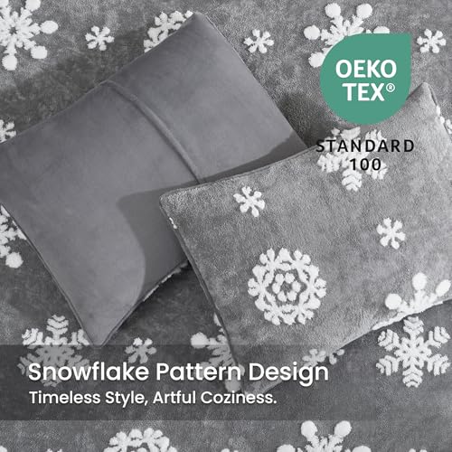 Amélie Home Christmas Comforter Set Queen, Fluffy Fleece Bedding Set with Christmas Snowflake, Grey Plush Comforter, 3 Pieces, 1 Soft Comforter and 2 Pillow Shams - color: Christmas Snowflake Grey, size: Queen (90"x90")