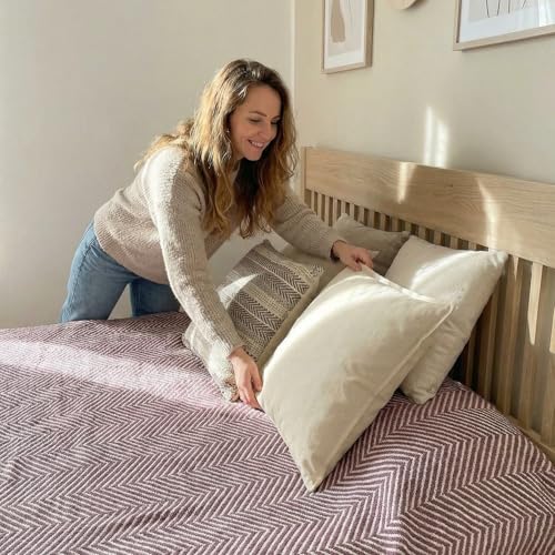 Bed Blanket, Queen Size (79 x 90 Inch), Cotton-Rich Blend, Soft Textured Woven Coverlet, Easycare, Lightweight & Breathable Bed Layering, All Season Bedding, Burgundy - color: Burgundy, size: Queen