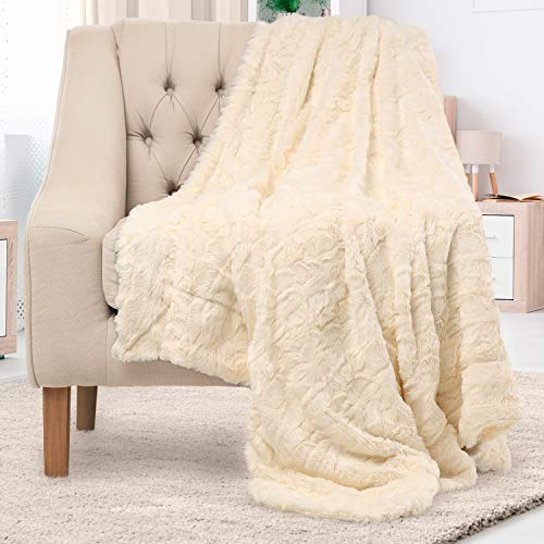 Everlasting Comfort Soft & Comfortable Ivory Faux Fur Throw Blanket for Couch - (50"x65") Minky & Fluffy Fall Blankets & Throws, Plush Fuzzy Cover for Bed, Sofa & Living Room - Cozy Home Decor - color: Ivory