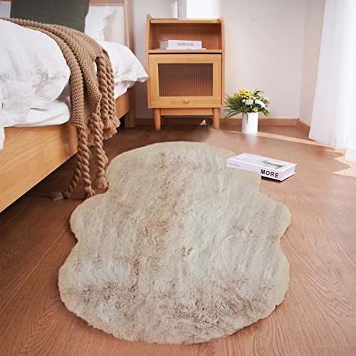 Ghouse Soft Faux Sheepskin Fur Rug 2x4 Light Brown Beige Fluffy Bedside Rugs Plush Rug Shag Nursery Carpet Area Rugs for Living Room Bedroom Playing Room Decor - color: Beige, size: 2*4 Sheepskin
