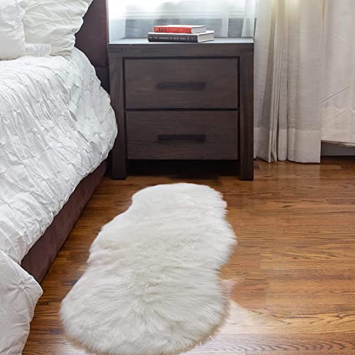 Latepis Faux Sheepskin 2x4 Shag Throw Rugs White Fur Sheep Skin Rug Carpet Alfombras para Habitacion Furry Rug for Bedroom Cushion Home Décor, Sheepskin - color: White, size: 2' x 4' (Sheepskin)