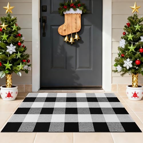 Buffalo Plaid Outdoor Rug 2x3 Black and White Checkered Outdoor Rug Cotton Checkered Rug Under Doormat Layering Rug for Outdoor Indoor Kitchen Entryway Patio Bathroom Farmhouse Decor Area Rug - color: Black and White, size: 2‘×3’