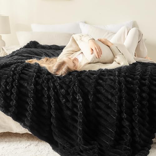 NEWCOSPLAY Super Soft Queen Blanket Black Premium Silky Flannel Fleece 3D Ribbed Jacquard Lightweight Bed Blanket All Season Use (Black Ribbed, Queen(90"x90")) - color: Black Ribbed, size: Queen(90"x90")