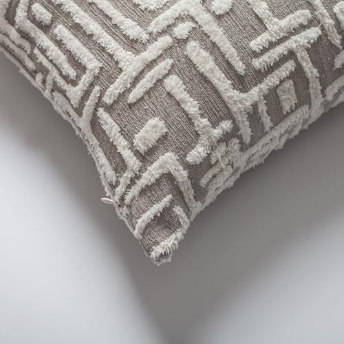 Woven Jacquard Throw Pillow Cover, Pack of 1 Geometric Pattern Textured Decorative Cushion Covers for Sofas, Couches, Fade Resistant Pillow for Sofa & Couch, Gilda, Beige, 18x18 Inch - color: Beige