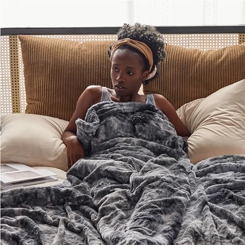 Bedsure GentleSoft Sherpa Fluffy Blanket King Size for Bed - Fleece Warm and Cozy for Women Gift, Plush & Fuzzy Faux Christmas Fur Blanket for Couch, Sofa Decor, Tie Dye Design, Grey, 108x90 Inches - color: 01 - Grey, size: King (108" x 90")