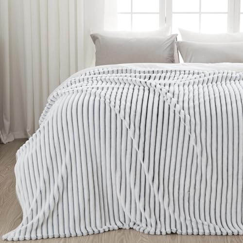 NEWCOSPLAY Super Soft Twin Blanket Black and White Premium Silky Flannel Fleece 3D Ribbed Jacquard Lightweight Bed Blanket All Season Use (Black and White Ribbed, Twin(60"x80")) - color: Black and White Ribbed, size: Twin(60"x80")