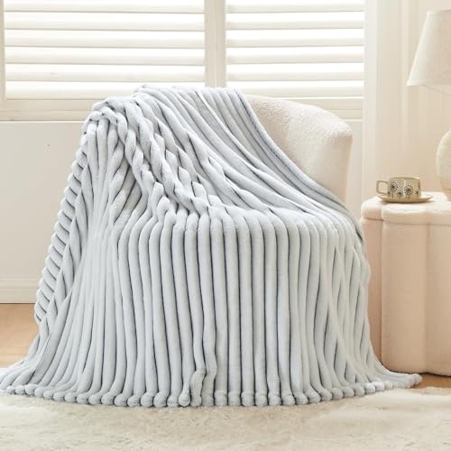 NEWCOSPLAY Super Soft Twin Blanket Black and White Premium Silky Flannel Fleece 3D Ribbed Jacquard Lightweight Bed Blanket All Season Use (Black and White Ribbed, Twin(60"x80")) - color: Black and White Ribbed, size: Twin(60"x80")