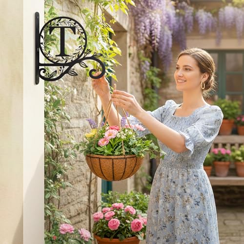 Metal Initial Letter T Plant Hanger Bracket, Decorative Wall Mount Hanging Plant Hook, Monogram Floral Leaf Garden Decor for Hanging Baskets, Bird Feeders, Lanterns, Wind Chimes - style: T