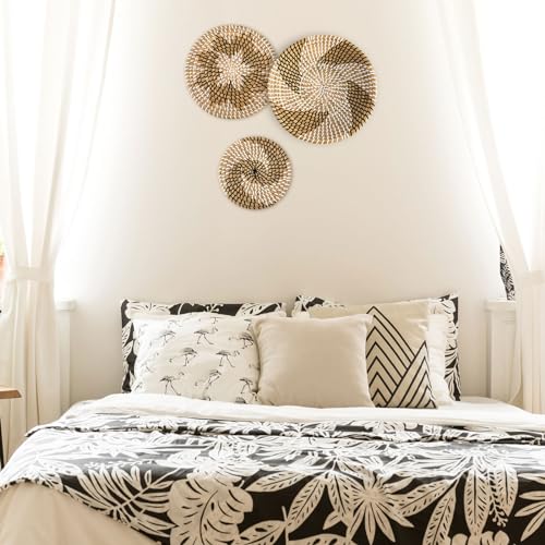 Glenmal 3 Pcs Boho Wall Basket Decor Decorative Bulrush Woven Basket Wall Decor Art Farmhouse Handmade Hanging Baskets with African Design for Living Room Display Table Settings Kitchen Home(Classic) - style: Classic