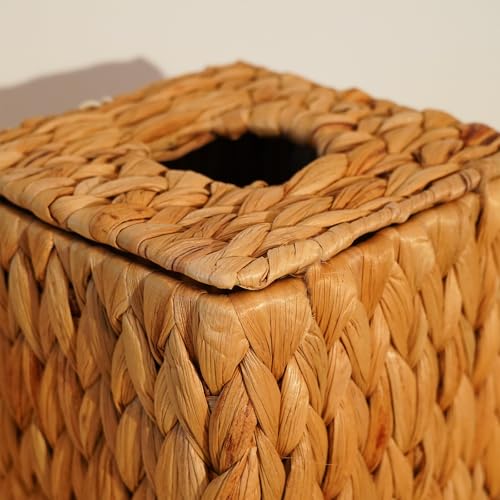 PINXIURY Tissue Box Cover Square Handwoven Rattan Tissue Box Holder, Natural Handmade, Boho Decorative Handcrafted Square Facial Tissue Holder with Lid, Rustic Decorative on Table and Bathroom, Office - color: Water Hyacinth (With Lid), size: Single