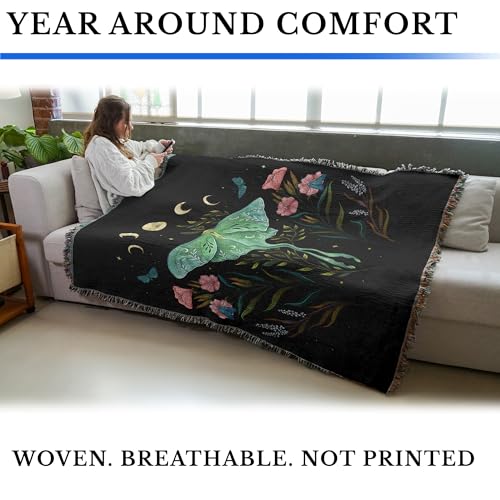 Pure Country Weavers Luna and Forester by Episodic Drawing - Gift Tapestry Throw Blanket Woven from Cotton - Made in The USA (72x54) - color: Luna and Forester, size: 72x54