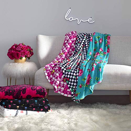 Betsey Johnson - Blanket, Buttery-Soft Throw Blanket for Couch or Bed, Boldly Plush & Oversized Bedding (Bouquet Day, 50" x 70") - color: Bouquet Day