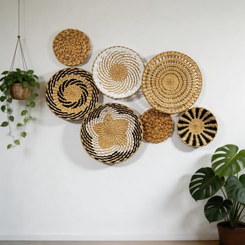 BreezyHue 7 Pcs Boho Wall Basket Decor Bulrush Woven Round Handmade Wall Art Hanging for Farmhouse Living Room Kitchen Decorations (Bohemian)