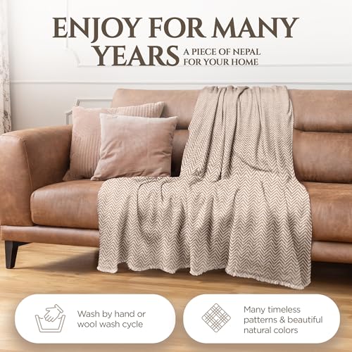 Cashmere Blanket – Hand Woven 100% Pure Wool Throw Blanket, 135 x 270 cm – Herringbone Pattern Cozy, and Soft Blanket for Bed, Sofa, or Couch - Made in Nepal - color: Grey Brown