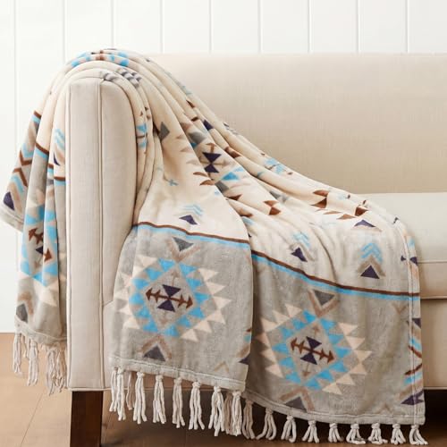 CASAAGUSTO Boho Throw Blanket with Tassel, Farmhouse Western Flannel Bohemian Blanket, Vintage Native Mexican Decorative Throw, Ideal for Gifting (50x60 Inches, Green and Beige) - color: Green and Beige, size: 50X60