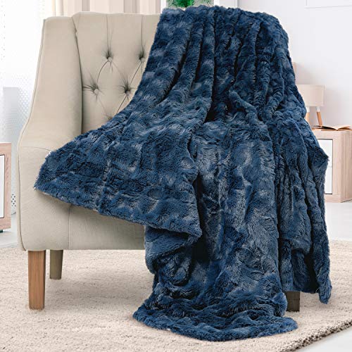 Everlasting Comfort Soft & Comfortable Navy Blue Faux Fur Throw Blanket for Couch - (50"x65") Minky & Fluffy Fall Blankets & Throws, Plush Fuzzy for Bed, Sofa & Living Room - Cozy Home Decor - color: Navy Blue