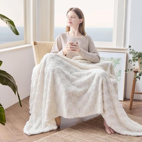 NEWCOSPLAY Super Soft Throw Blanket Ivory Premium Silky Flannel Fleece 3D Checkered Lightweight Bed Blanket All Season Use (Ivory Checkered, Throw(50"x70")) - color: Ivory Checkered, size: Throw(50"x70")