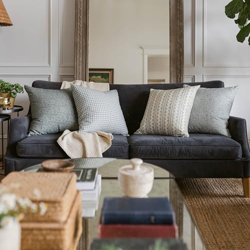 Woven Nook - Modern & Luxurious Decorative Throw Pillow Covers - Durable Quality & Machine Washable - 100% Cotton - Laken - 4 Pack (18x18)