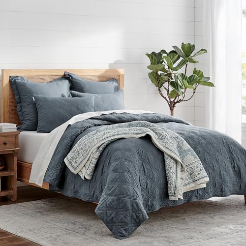 Levtex Home - Adare Blue - Throw - Bordered Floral - Blue, Navy and White - Quilted Throw (50x60in.) - Cotton - color: Blue