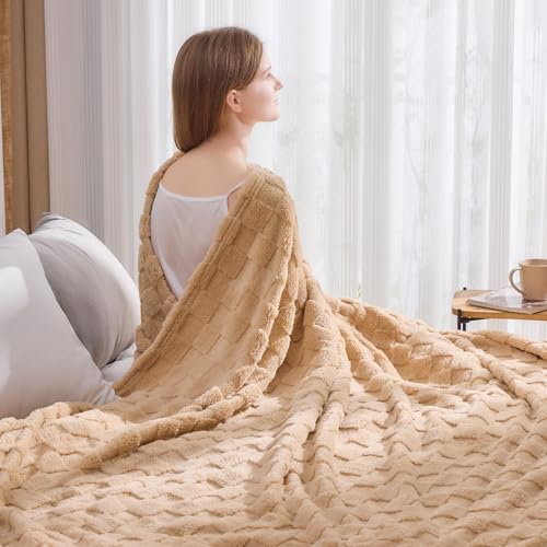 NEWCOSPLAY Super Soft King Blanket Brown Premium Silky Flannel Fleece 3D Checkered Lightweight Bed Blanket All Season Use (Brown Checkered, King(90"x110")) - color: Brown Checkered, size: King(90"x110")