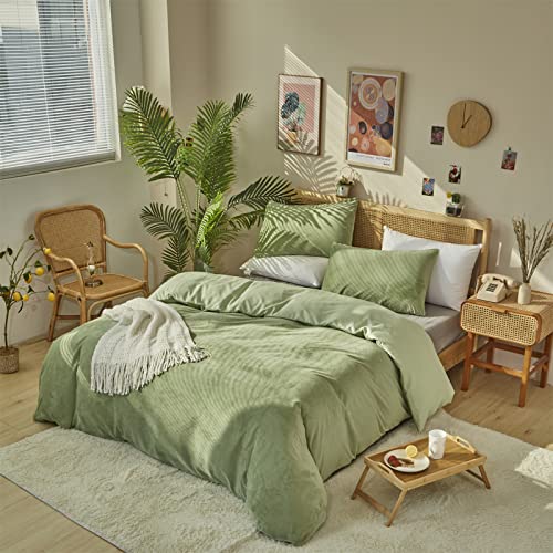Wellboo Sage Green Velvet Comforter Sets King Light Green Fluffy Bedding Solid Color Green Flannel Quilt Women Men Grass Green Comforters Micromink Sherpa Fuzzy Warm Bed Luxury Sage Dorm Plush Bedding - color: 1-green, size: King-104"*90"