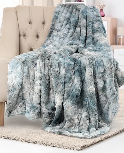 Everlasting Comfort Soft & Comfortable Arctic Blue Faux Fur Throw Blanket for Couch - (50"x65") Minky & Fluffy Fall Blankets & Throws, Plush Fuzzy Cover for Bed, Sofa & Living Room - Cozy Home Decor - color: Arctic Blue