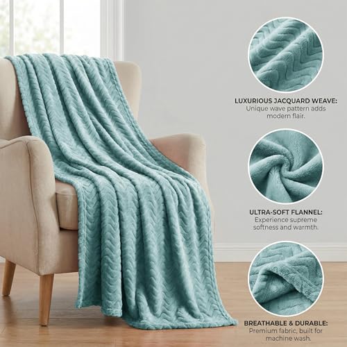 Exclusivo Mezcla Fleece Throw Blanket for Couch, Lightweight Jacquard Bed Blanket for Spring Summer, Soft Cozy Breathable Throws, Celadon, 50x70 Inches - color: Celadon, size: Throw ( 50x70 IN )