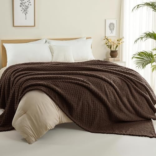 Exclusivo Mezcla Twin Size Fleece Blanket for Bed, Extra Soft Warm Decorative Fuzzy Blanket for Women, Lightweight Cozy Bedding Blankets, 60x80 Inches, Coffee - color: Coffee, size: Twin ( 60x80 IN )