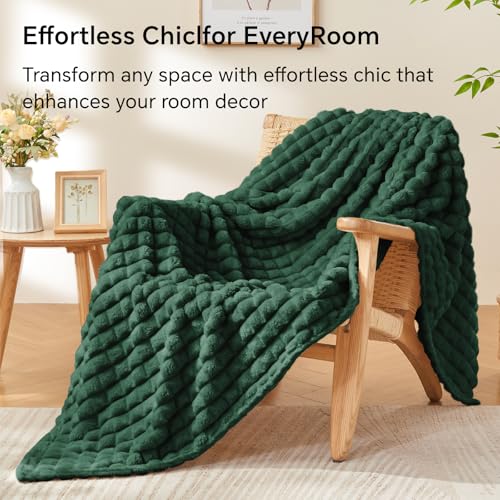 BEDELITE Emerald Green Throw Blanket for Couch and Bed- Super Soft and Warm 3D Checkered Fluffy Fuzzy Fleece Blanket, Luxurious Plush Cozy Blanket for Room Decor Spring, 50x60 inches - color: Emerald Green, size: Throw(50"x60")