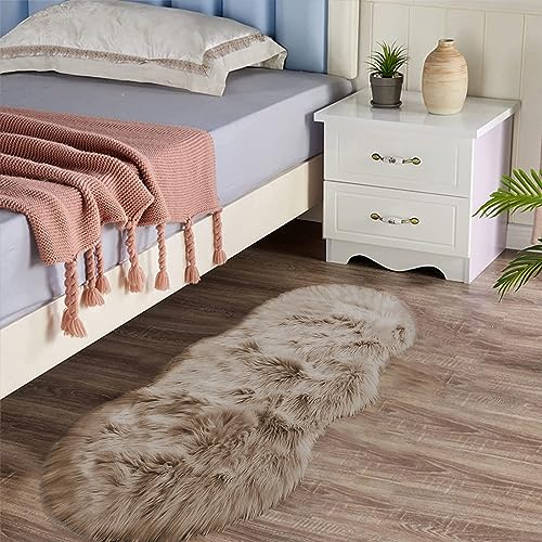 Latepis Small Area 2x4 Rug Brown Beige Fur Rug 60% Acrylic 40% polyester Shaggy Rugs for Bedroom Washable Shag Rugs for Living Room Dorm Cushion Home Décor - color: Beige, size: 2' x 4' (Sheepskin)