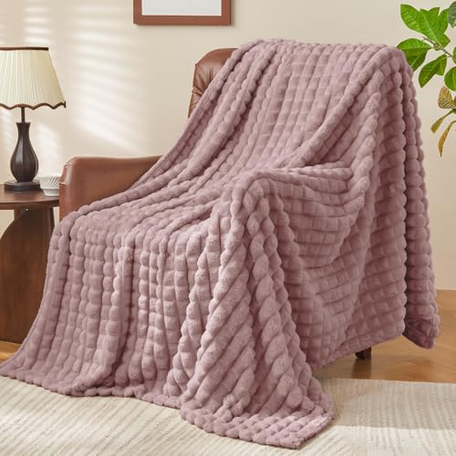 BEDELITE Berry Purple Throw Blanket for Couch - Super Soft Lightweight 3D Checkered Fluffy Fuzzy Fleece Blanket, Luxurious Plush Cozy Summer Blanket for Home Room Decor, Gift for Women, 50"x60" - color: Berry Pulple, size: Throw(50"x60")