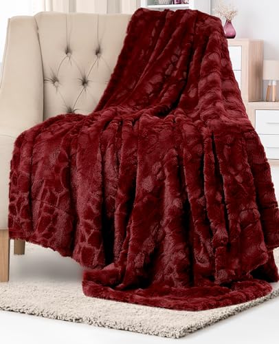 Everlasting Comfort Soft & Comfortable Red Faux Fur Throw Blanket for Couch - (50"x65") Minky & Fluffy Fall Blankets & Throws, Plush Fuzzy Cover for Bed, Sofa & Living Room - Cozy Home Decor - color: Red