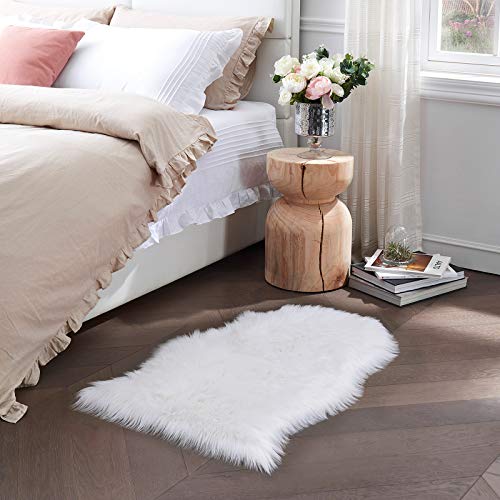 Faux Fur Rug Sofa Chairs Cover, White Small Rug for Bedroom, 2X3 Shaggy Furry Rugs for Kids Room, Shag Fluffy Rugs for Nursery Room, Soft Fuzzy Plush Carpet, Cute Floor Dorm Decor - color: White, size: 2' x 3' (Sheepskin)