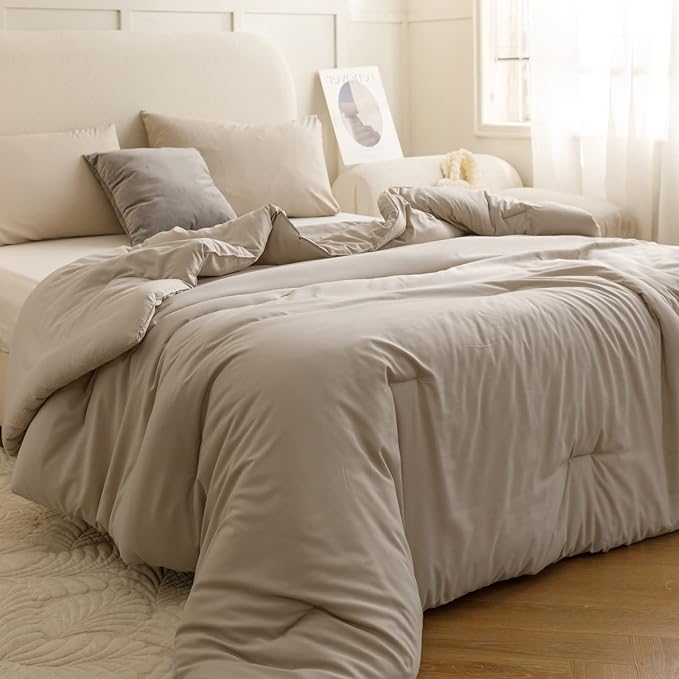 ROSGONIA Oversized Queen Comforter Oatmeal, 3pcs (1 Comforter & 2 Pillowcases) Lightweight Oversized Queen Comforter Sets Bedding Blanket Quilts